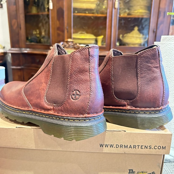 Dr Martens men’s slip-resistant leather Boots - Picture 6 of 12